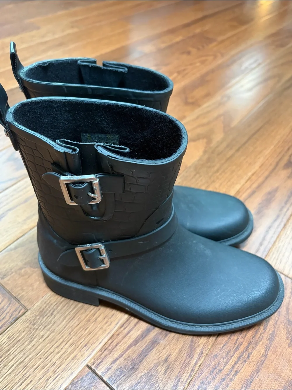 Sam Edelman Black Croc-Embossed Short Rain Boots with Buckles Size 7